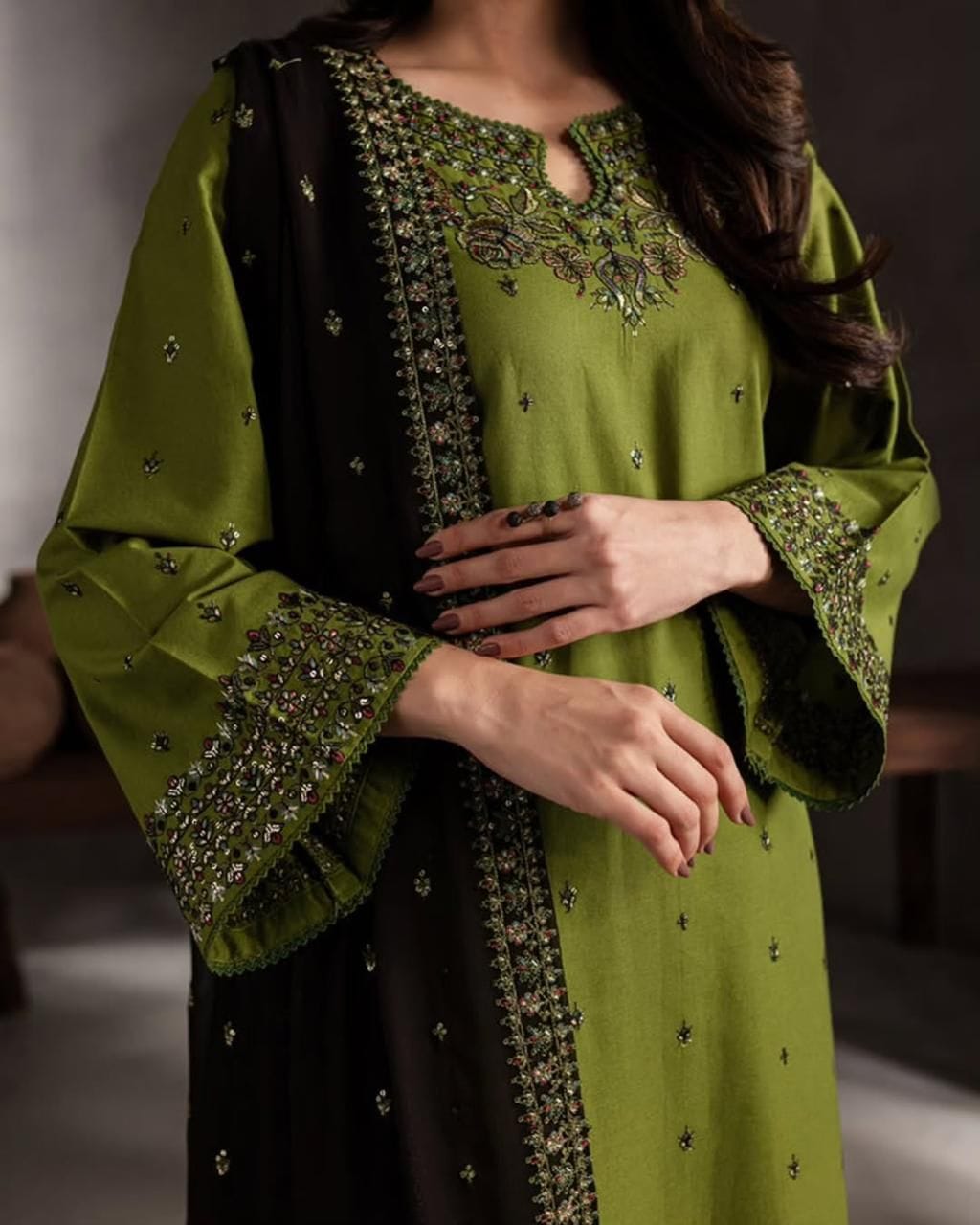 Winter Collection 2026 – Embroidered 3 Piece | Batik 3719